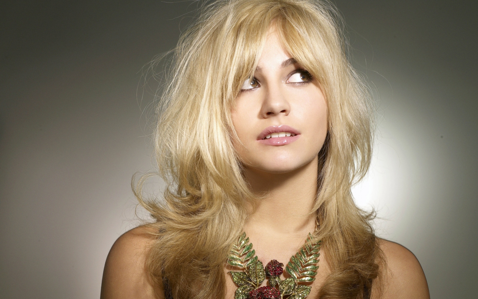 Картинки Pixie lott, блондинка, глаза, лицо, эмоция фото и обои на рабочий стол