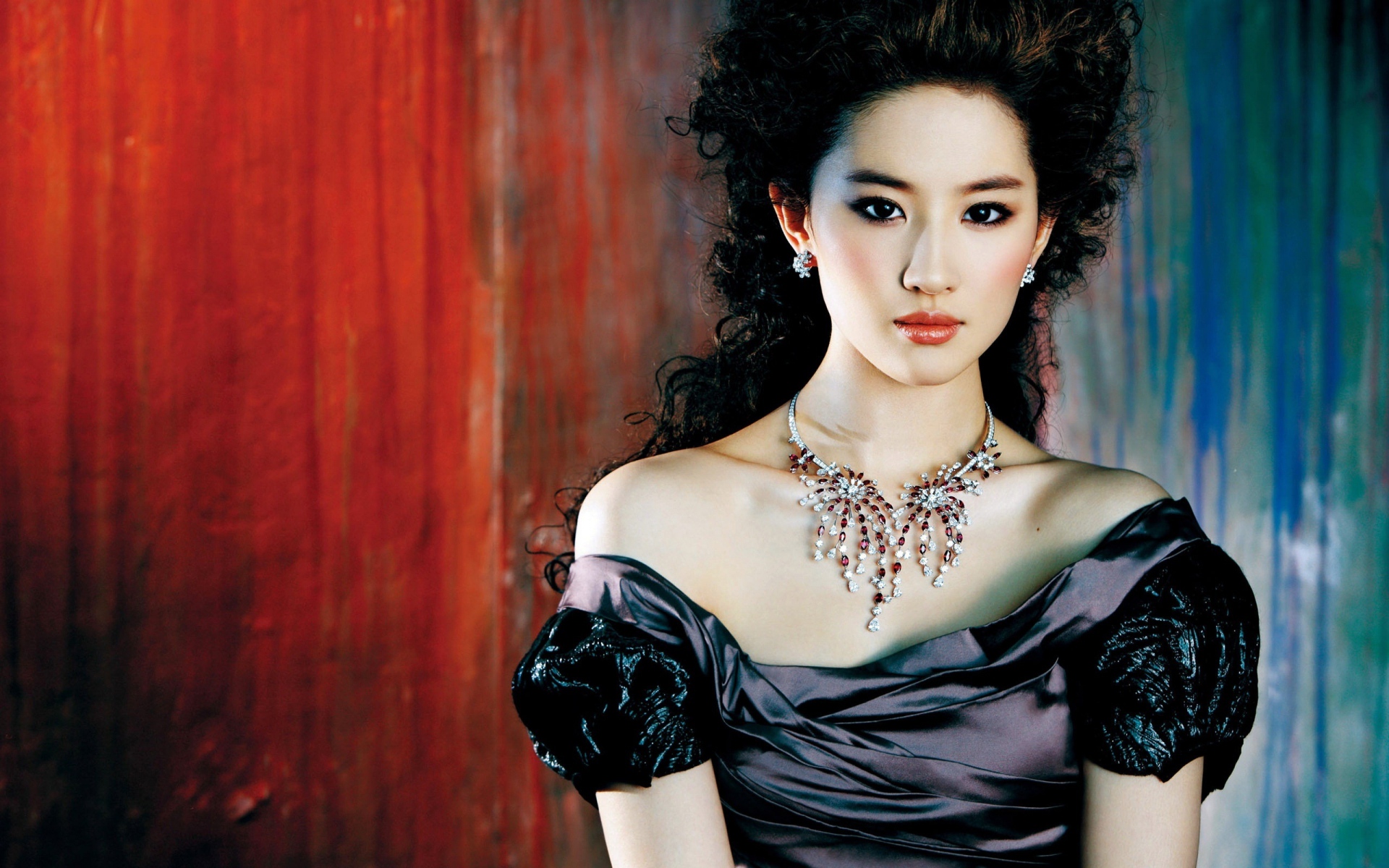 Картинки Liu yifei, азиатский, платье, макияж, брюнетка фото и обои на рабочий стол
