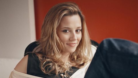 Linda cardellini, знаменитость, девушка, улыбка, обаяние, макияж
