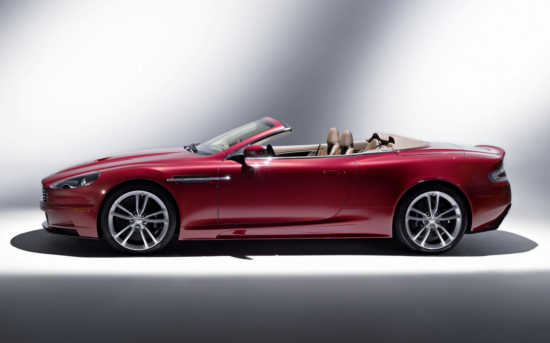 Картинки Aston martin, dbs, 2009, красный, вид сбоку, стиль, авто фото и обои на рабочий стол