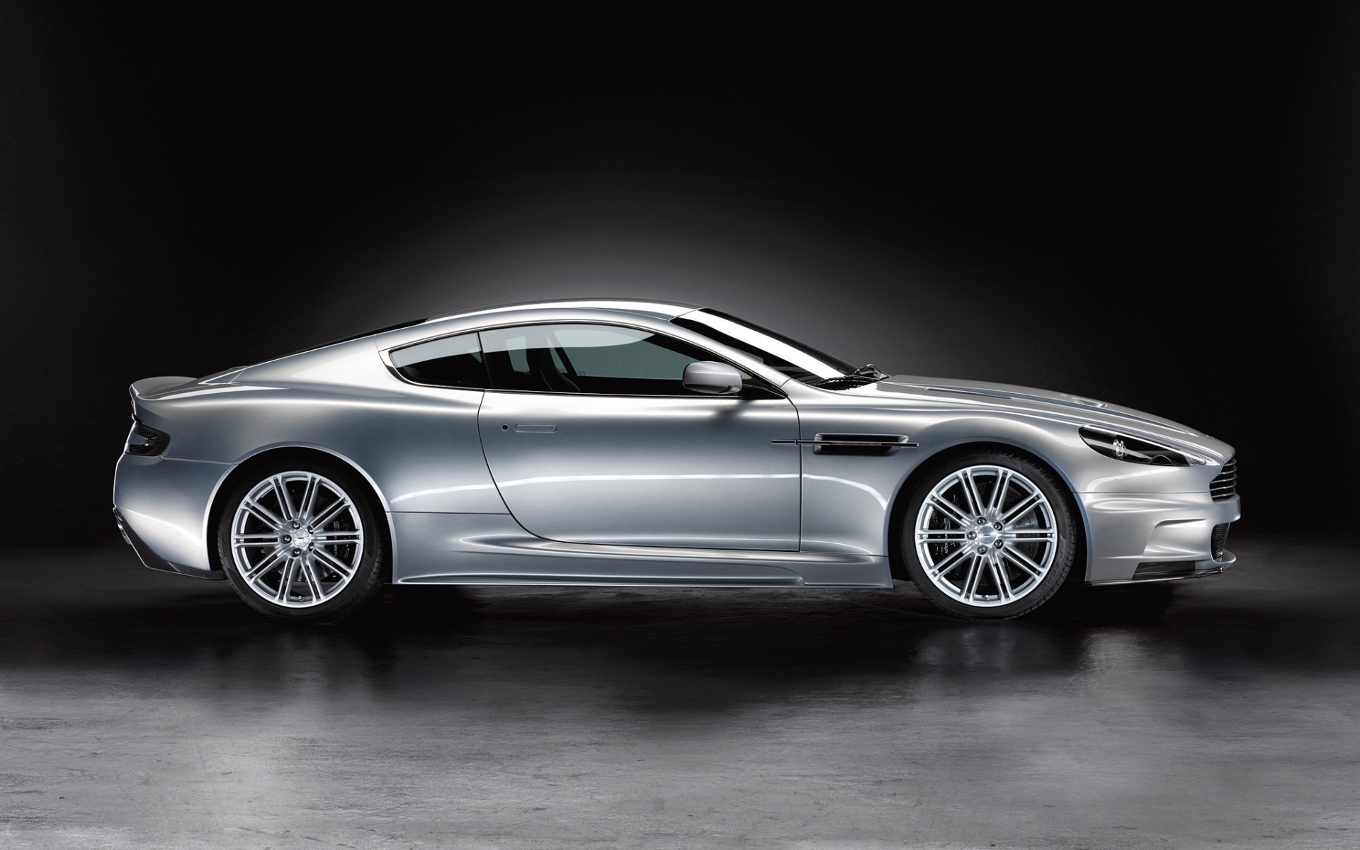 Картинки Aston martin, dbs, 2008, металлик серый, вид сбоку, авто фото и обои на рабочий стол