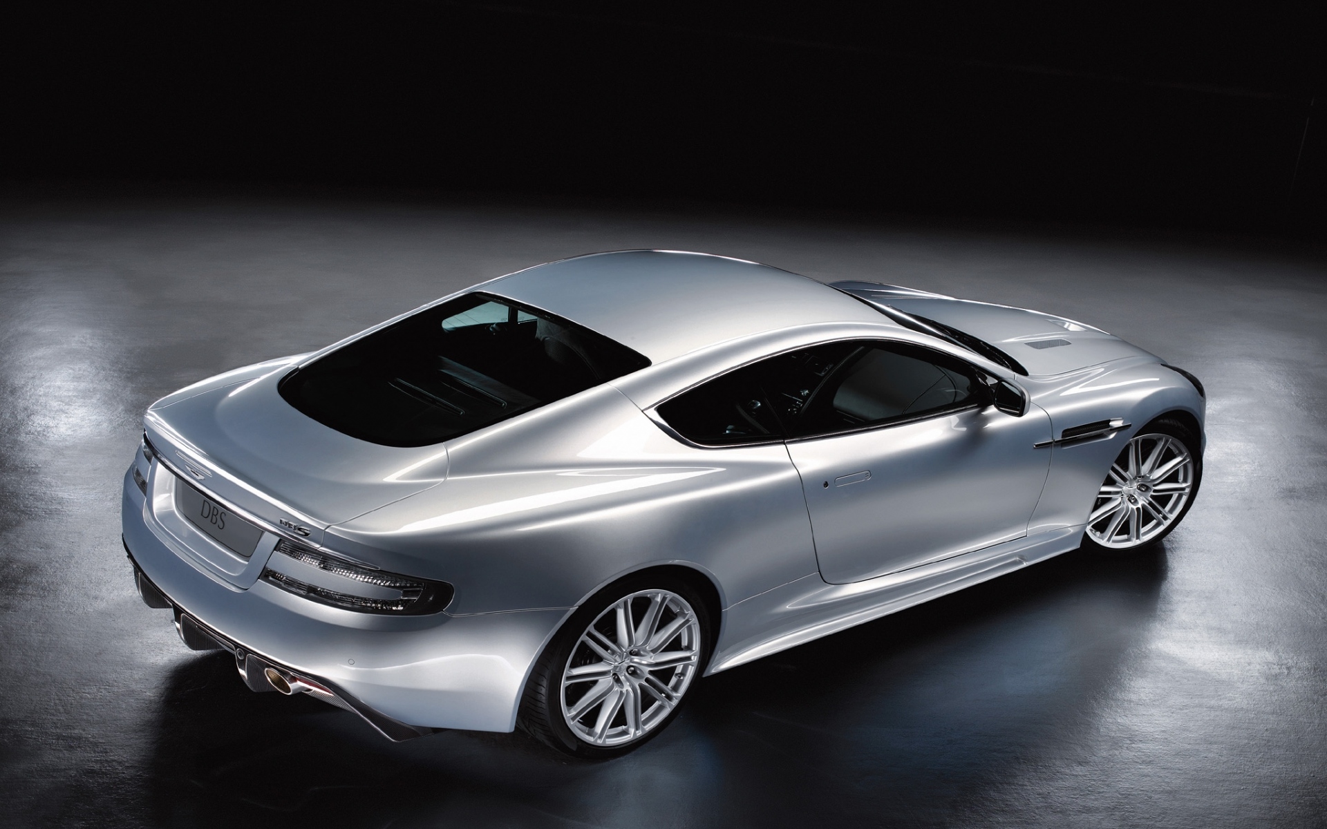Картинки Aston martin, dbs, 2008, металлическое серебро, вид сверху, стиль, авто фото и обои на рабочий стол