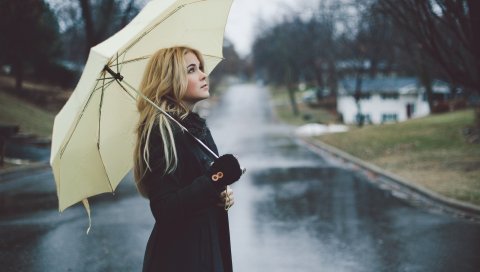 Девушка, блондинка, зонтик, улица, дождь, плащ, настроение