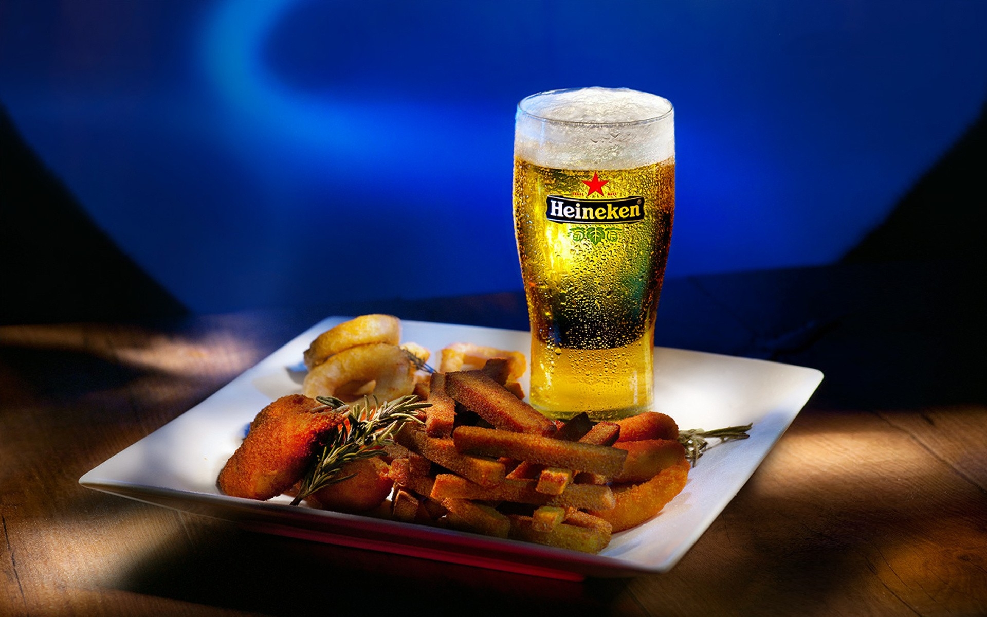 Картинки Heineken, бренды, алкоголь, пиво, закуски, отдых фото и обои на рабочий стол
