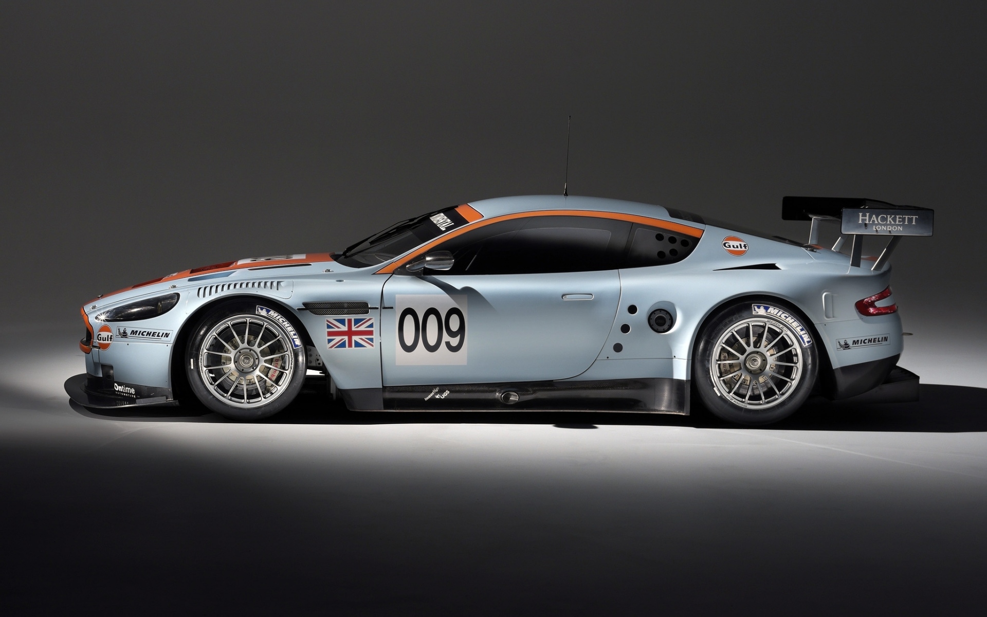 Картинки Aston martin, dbr9, 2008, белый, вид сбоку, стиль, спорт, авто фото и обои на рабочий стол
