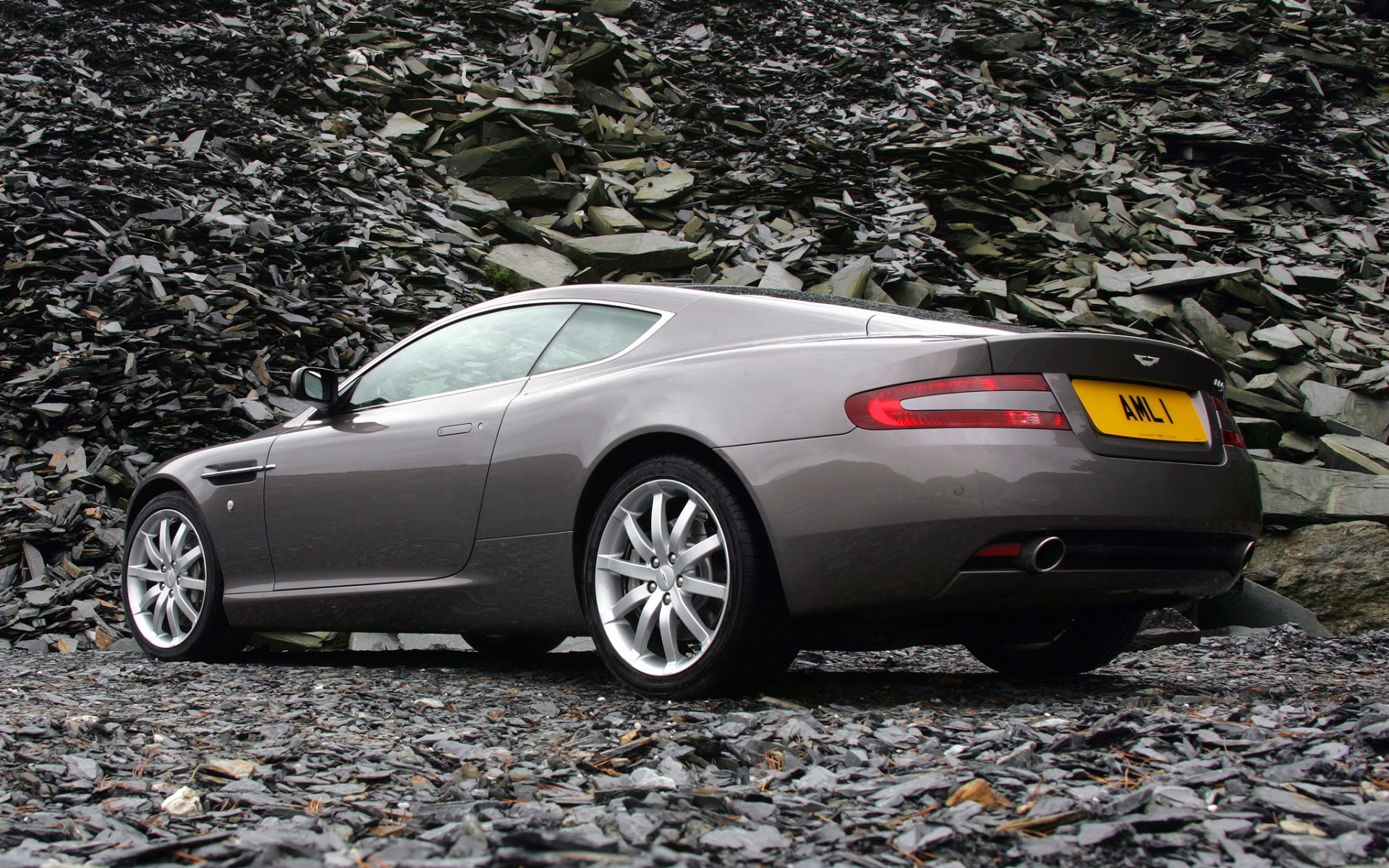 Картинки Aston martin, db9, 2004, серый, вид сбоку, стиль, автомобили фото и обои на рабочий стол