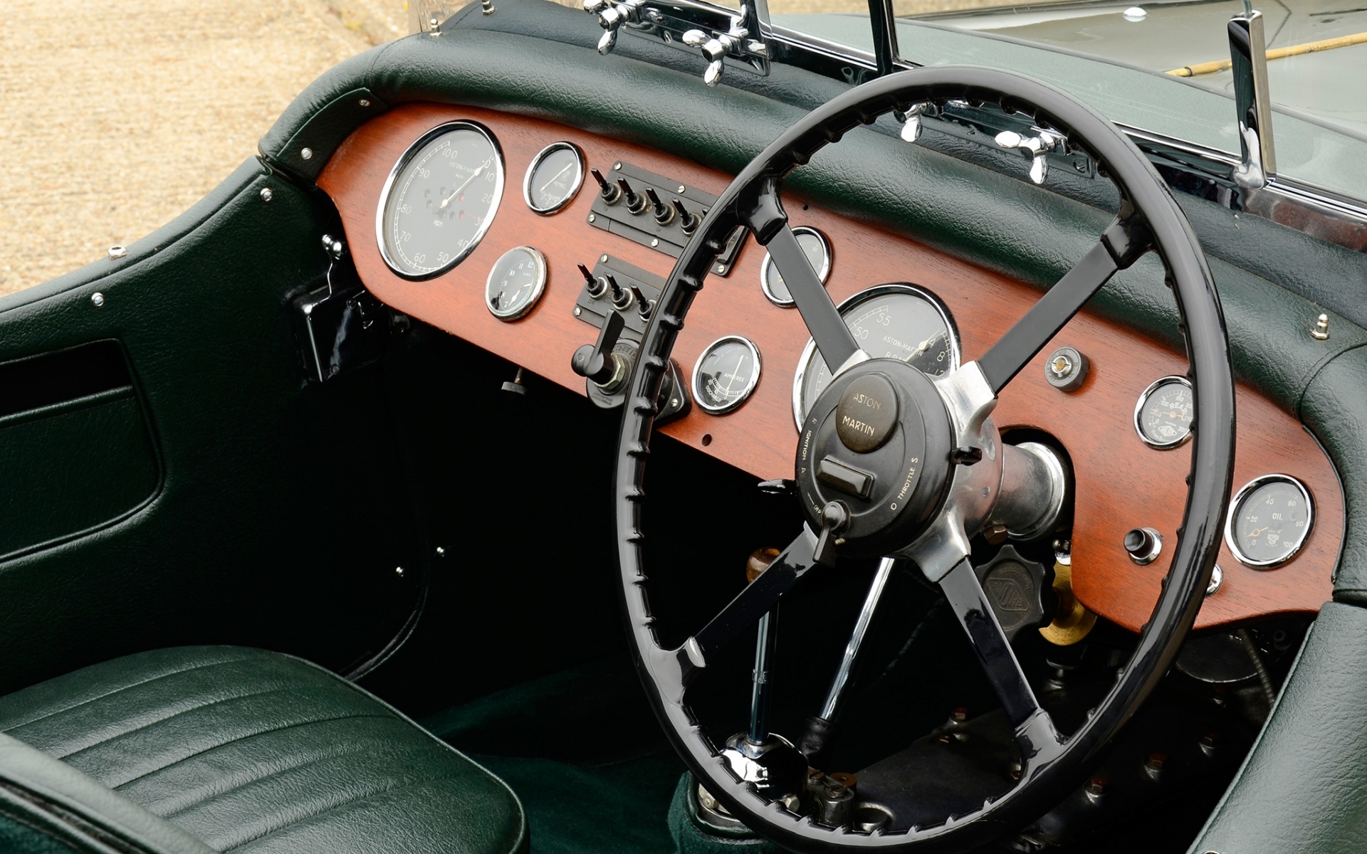 Картинки Aston martin, 1937, зеленый, салон, интерьер, рулевое колесо, ретро фото и обои на рабочий стол
