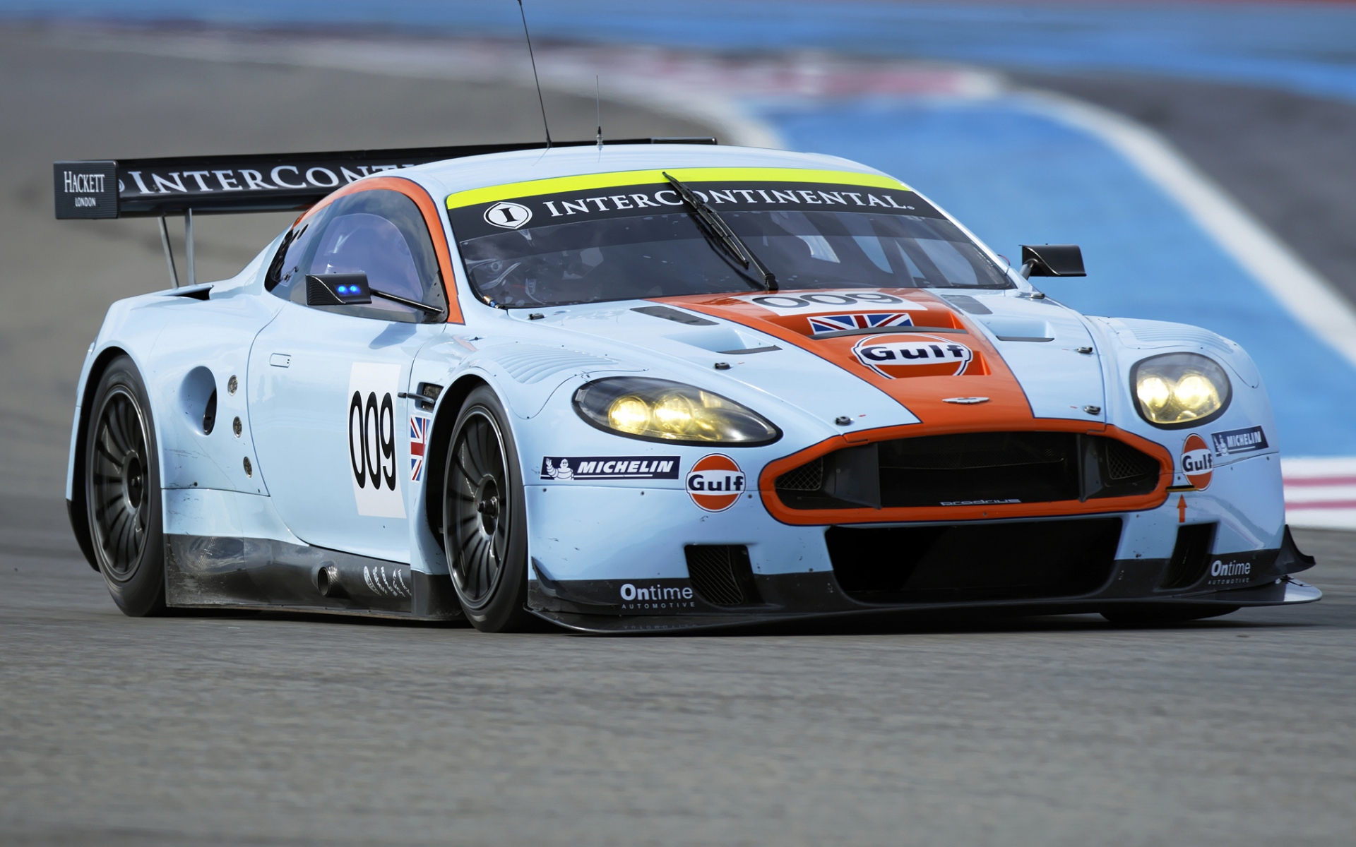 Картинки Aston martin, dbr9, 2008, белый, вид спереди, стиль, спорт, автомобиль, гоночный автомобиль, трек фото и обои на рабочий стол