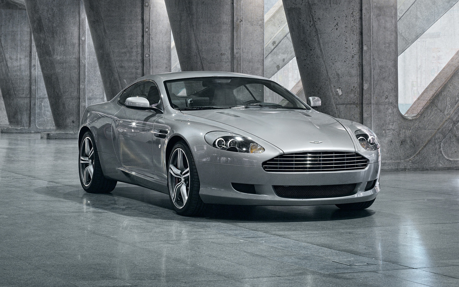 Картинки Aston martin, db9, 2008, серый металлик, вид спереди, стиль, автомобили, отражение фото и обои на рабочий стол
