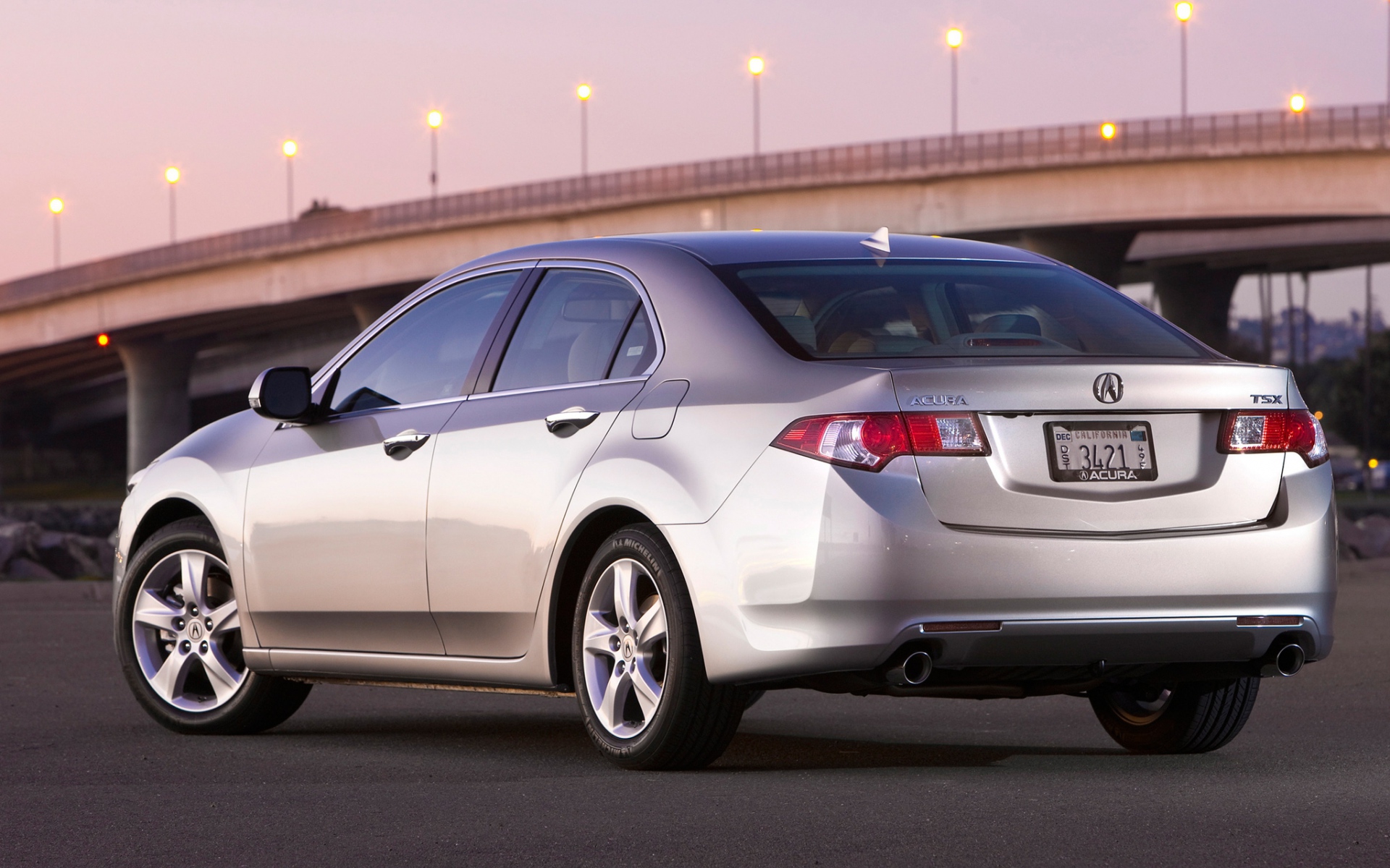 Картинки Acura, tsx, 2008, серебристый металлик, вид сбоку, стиль, автомобили, мосты, огни, асфальт фото и обои на рабочий стол