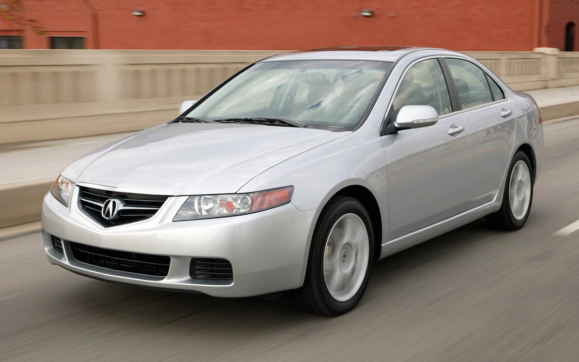 Картинки Acura, tsx, 2003, серебристый металлик, вид спереди, стиль, автомобили, скорость, здание, мост фото и обои на рабочий стол