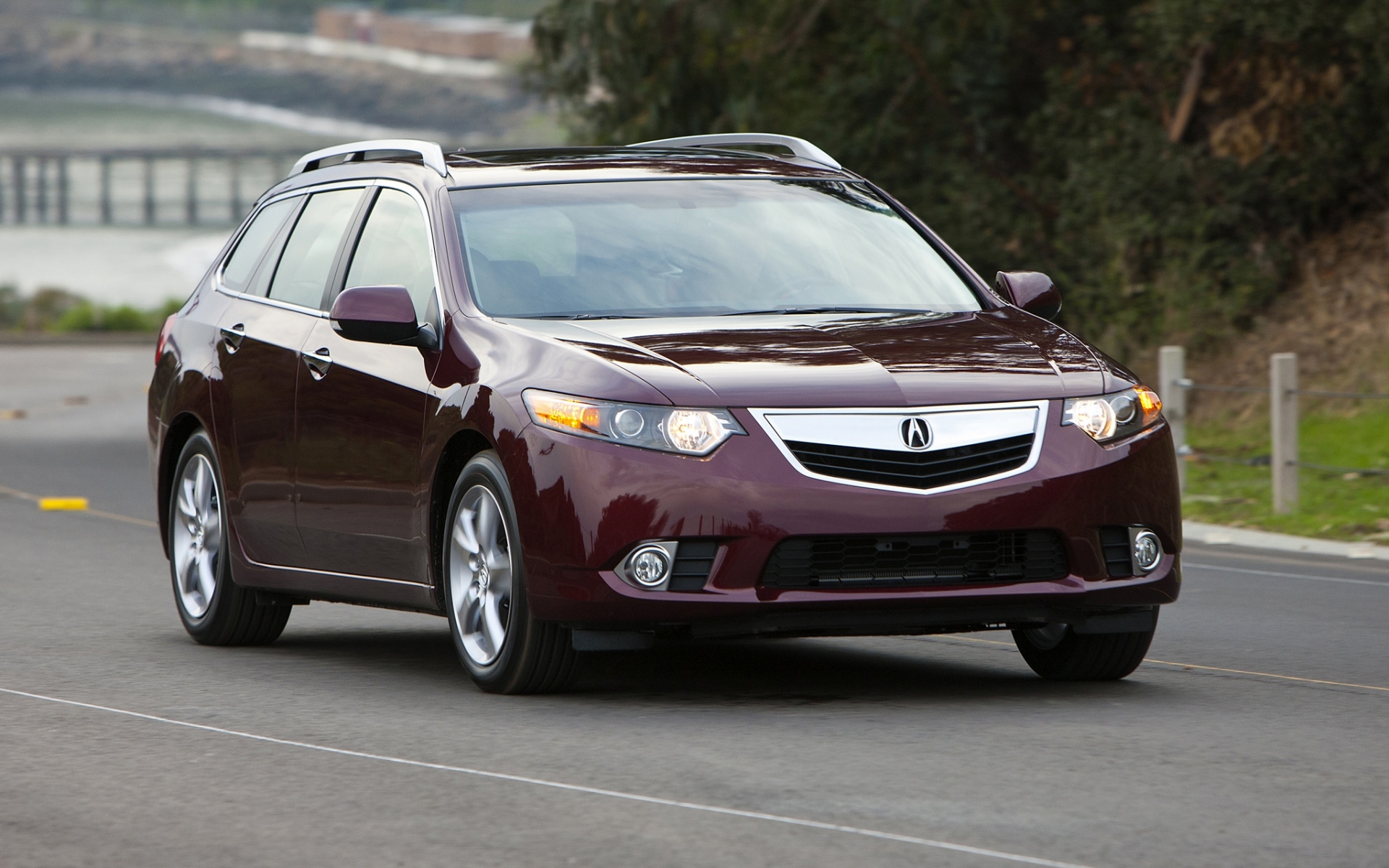 Картинки Acura, tsx, 2010, cherry, вид спереди, стиль, автомобили, природа, деревья, скорость, асфальт фото и обои на рабочий стол