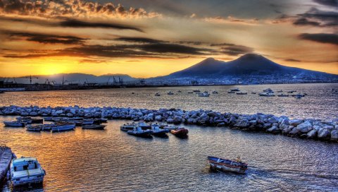 Лодки, суда, море, камни, горы, небо, вечер