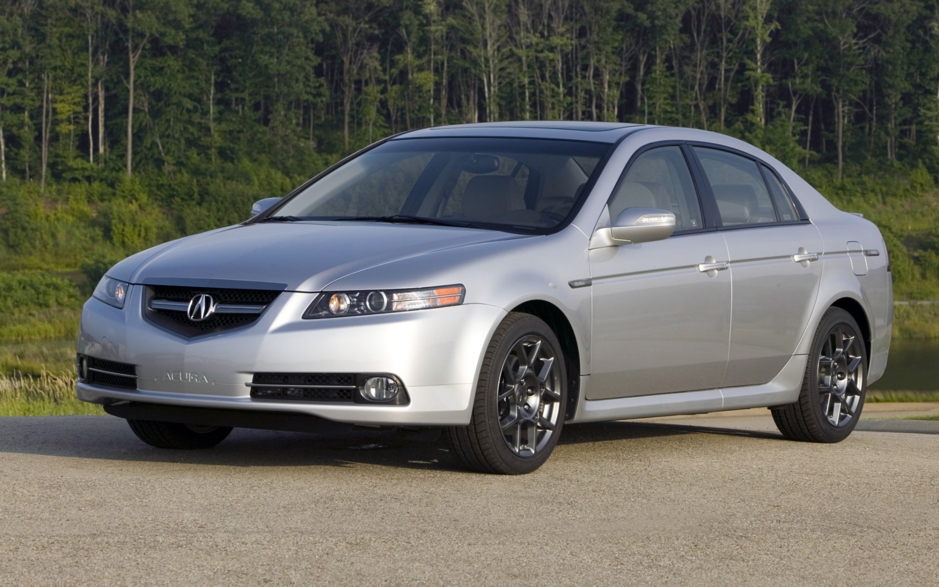 Картинки Acura, tl, 2007, серебристый металлик, вид спереди, стиль, автомобили, древесина, кустарники, трава фото и обои на рабочий стол