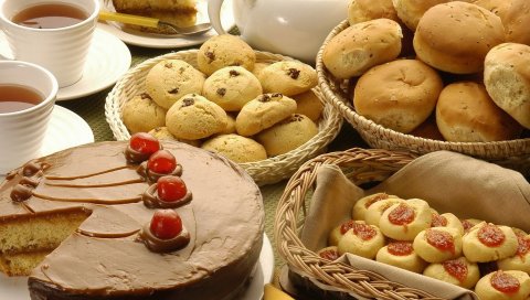 Партия, рулеты, чай, пирог, вишня