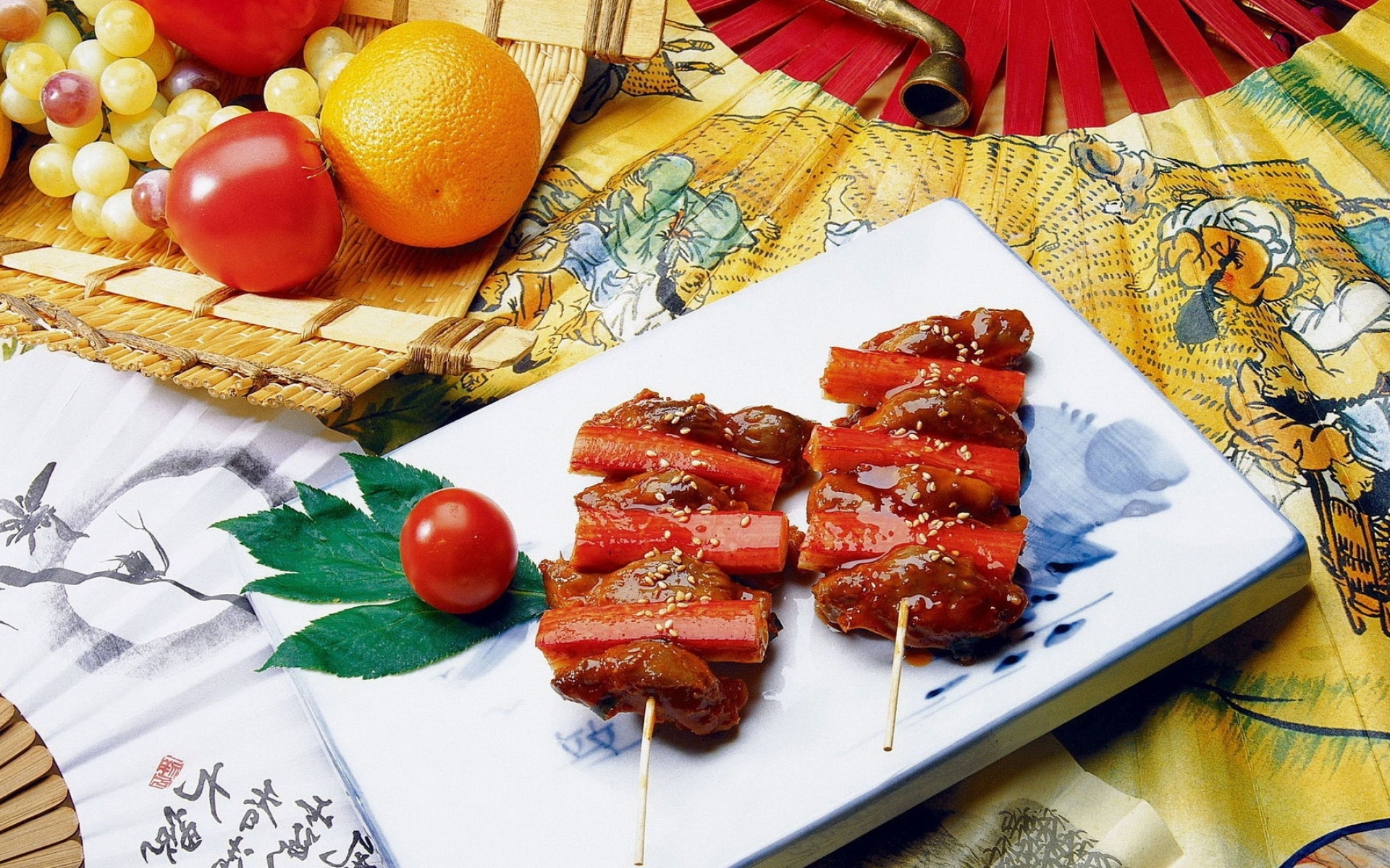 Картинки Мясо краба, мечи, помидор, стол, японская кухня фото и обои на рабочий стол