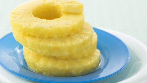 Ананас консервированный, локоны, куча
