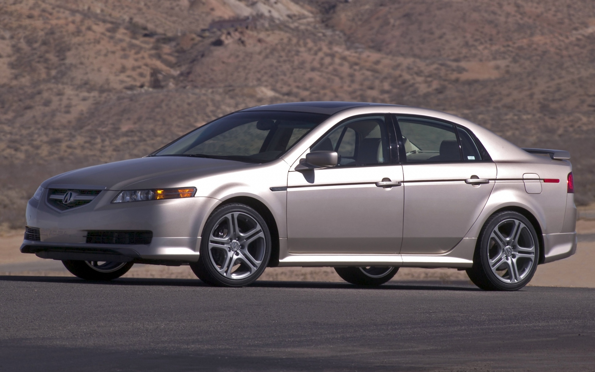 Картинки Acura, tl, 2004, серебристый металлик, вид сбоку, стиль, автомобили, горы, асфальт фото и обои на рабочий стол