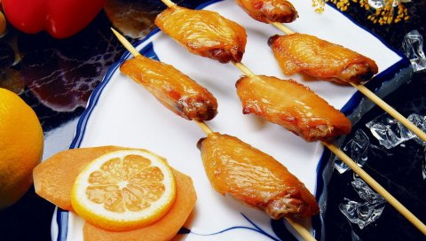 Курица, мясо, мечи, лимон