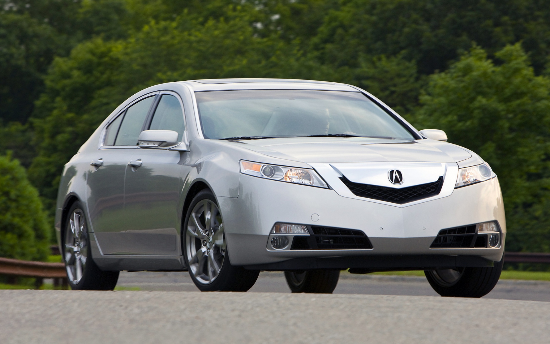 Картинки Acura, tl, 2008, серебристый металлик, вид спереди, стиль, автомобили, деревья, асфальт фото и обои на рабочий стол