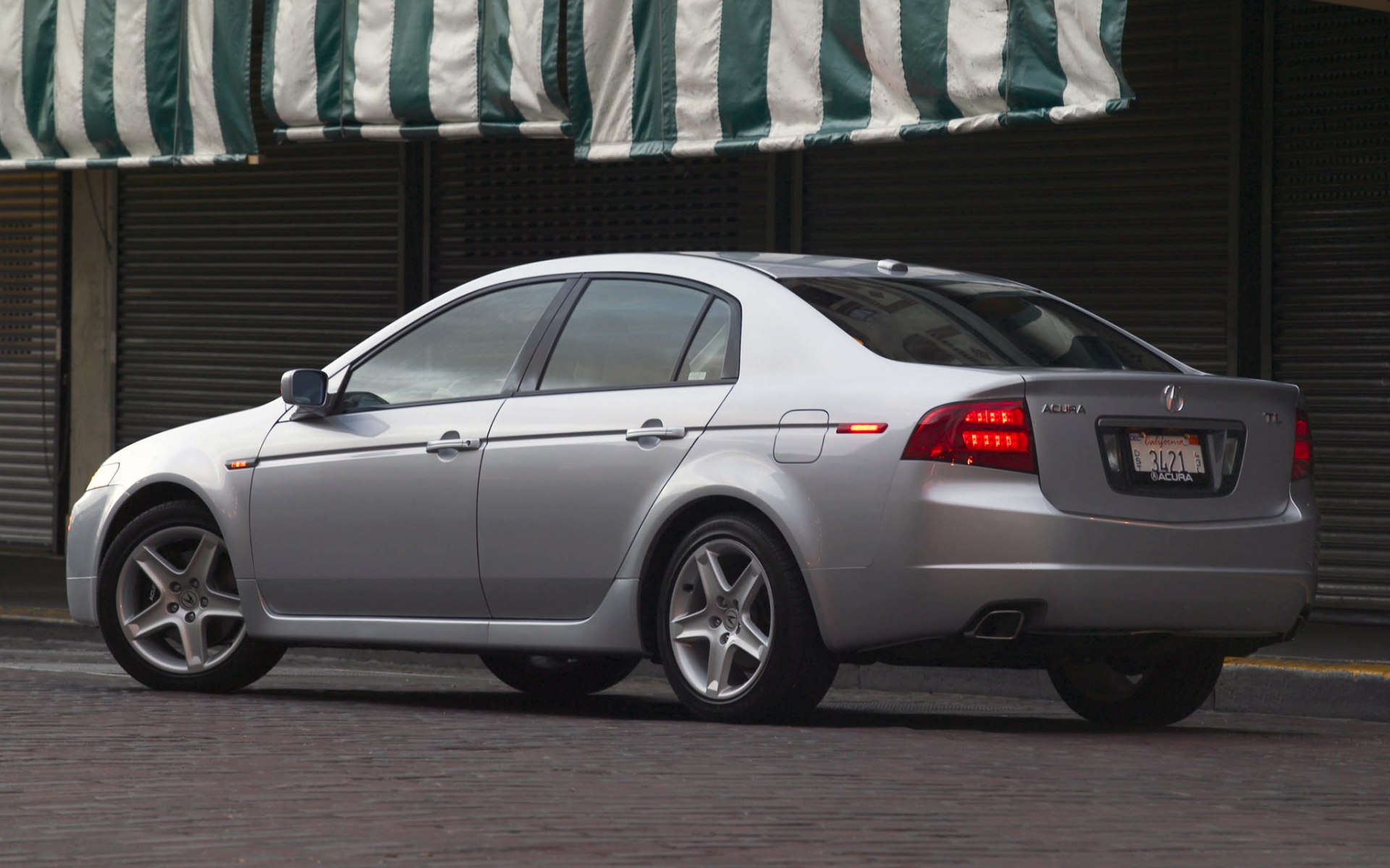 Картинки Acura, tl, 2004, серебристый металлик, вид сбоку, стиль, автомобили, улица, асфальт фото и обои на рабочий стол