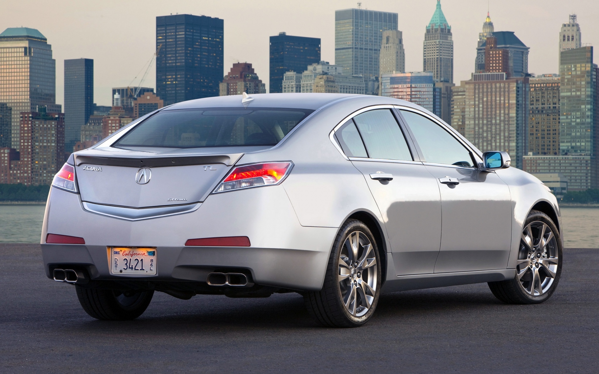 Картинки Acura, tl, 2008, металлический серебристый, вид сзади, автомобиль, стиль, город, асфальт фото и обои на рабочий стол