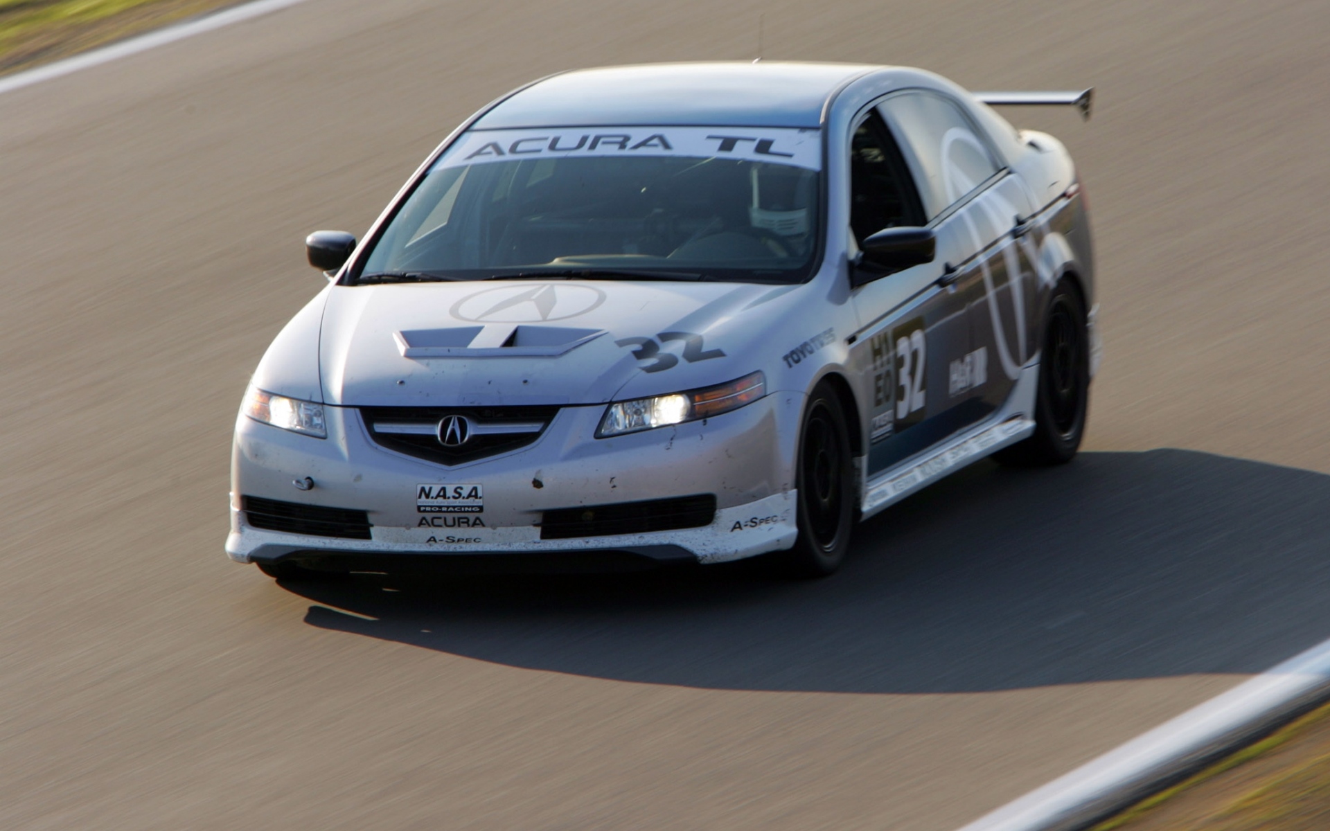 Картинки Acura, tl, 2004, белый, вид спереди, стиль, спорт, автомобили, скорость, трава фото и обои на рабочий стол