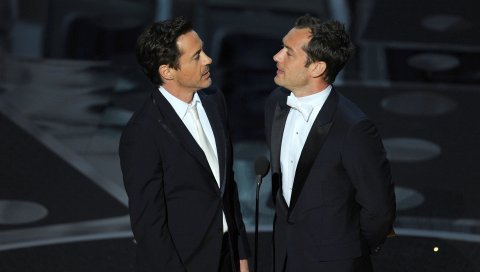 Robert downey jr, jude law, мужчины, актеры, смокинг, встреча
