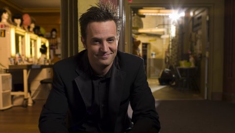 Matthew perry, актер, улыбка, мужчина, костюм