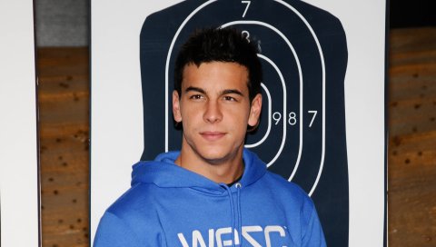 Mario casas, актер, парень, очаровательны, брюнетка, глаза, карие глаза, знаменитость, блуза, цель