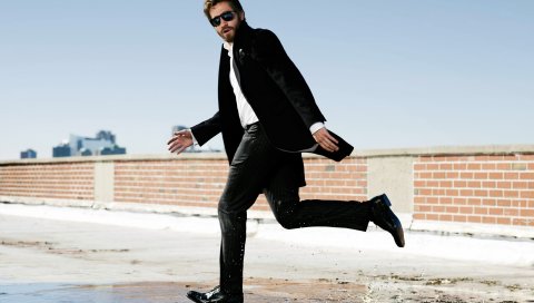 Jake gyllenhaal, актер, мужчина, пальто, бег, знаменитость