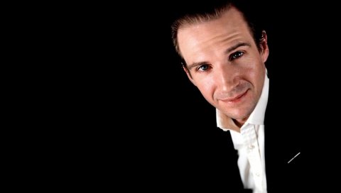 Ralph fiennes, актер, брюнетка, смокинг, тень, человек
