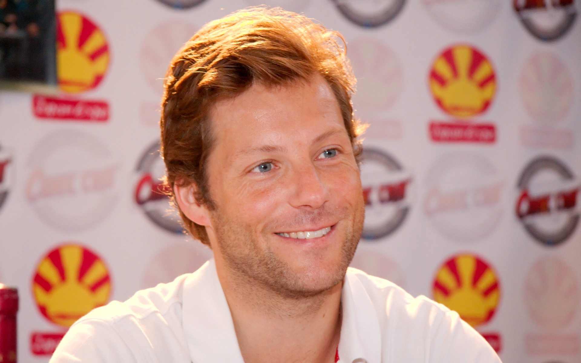 Картинки Jamie bamber, рыжеволосый, актер, улыбка, мужчина фото и обои на рабочий стол