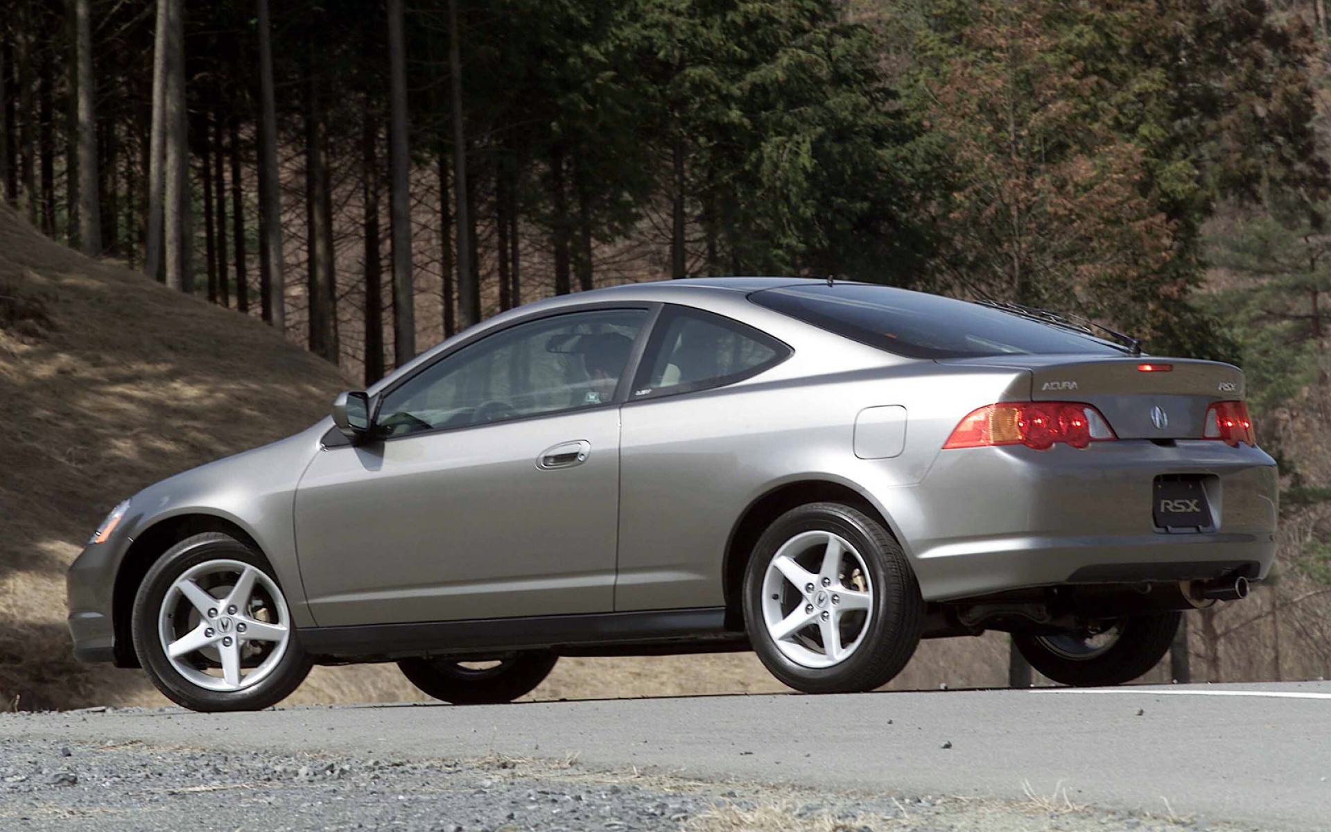Картинки Acura, rsx, 2002, металлический серый, вид сбоку, стиль, автомобили, деревья, асфальт фото и обои на рабочий стол
