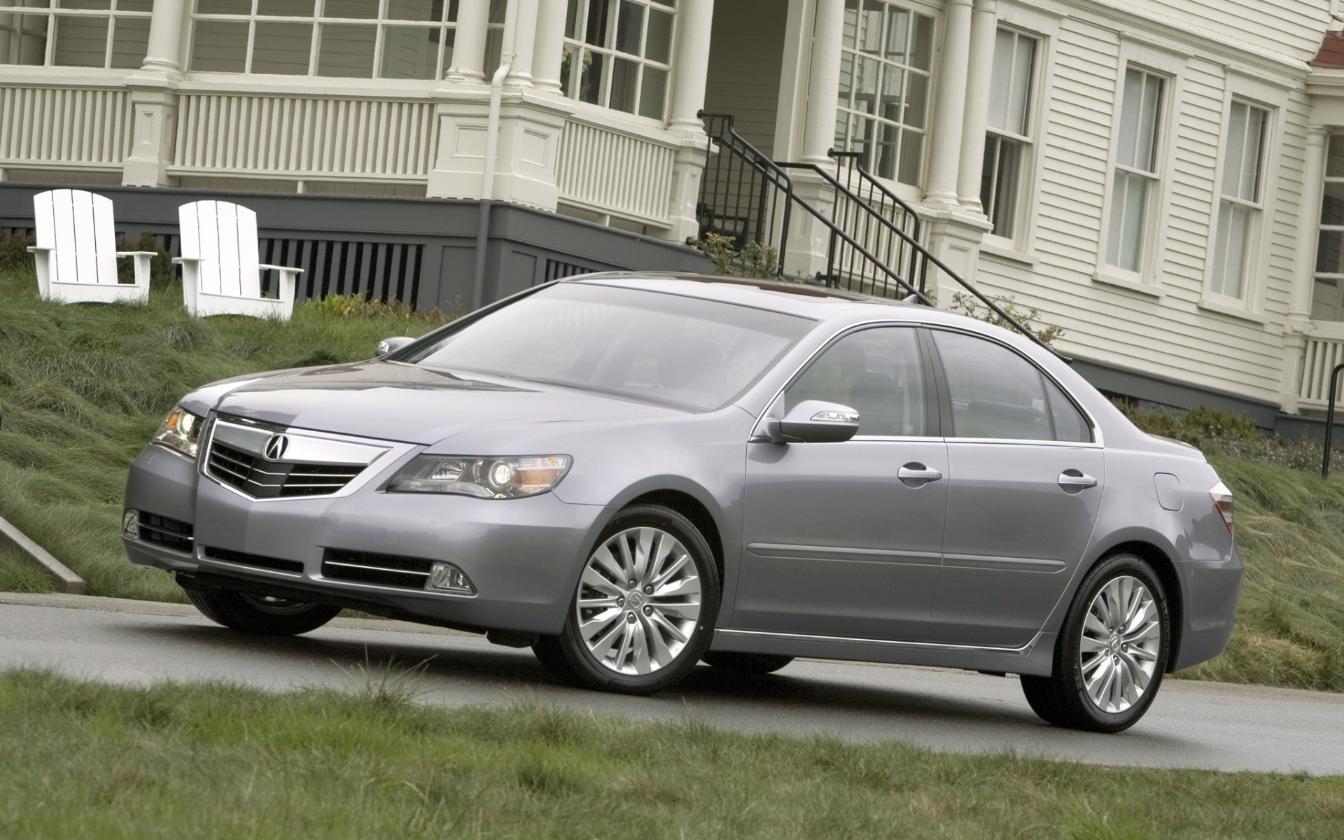 Картинки Acura, rl, металлик серый, вид сбоку, стиль, автомобили, здание, трава фото и обои на рабочий стол