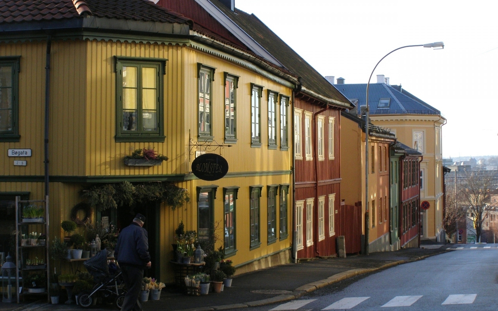 Картинки Olsen, belarus, shop, florist, street, alley фото и обои на рабочий стол
