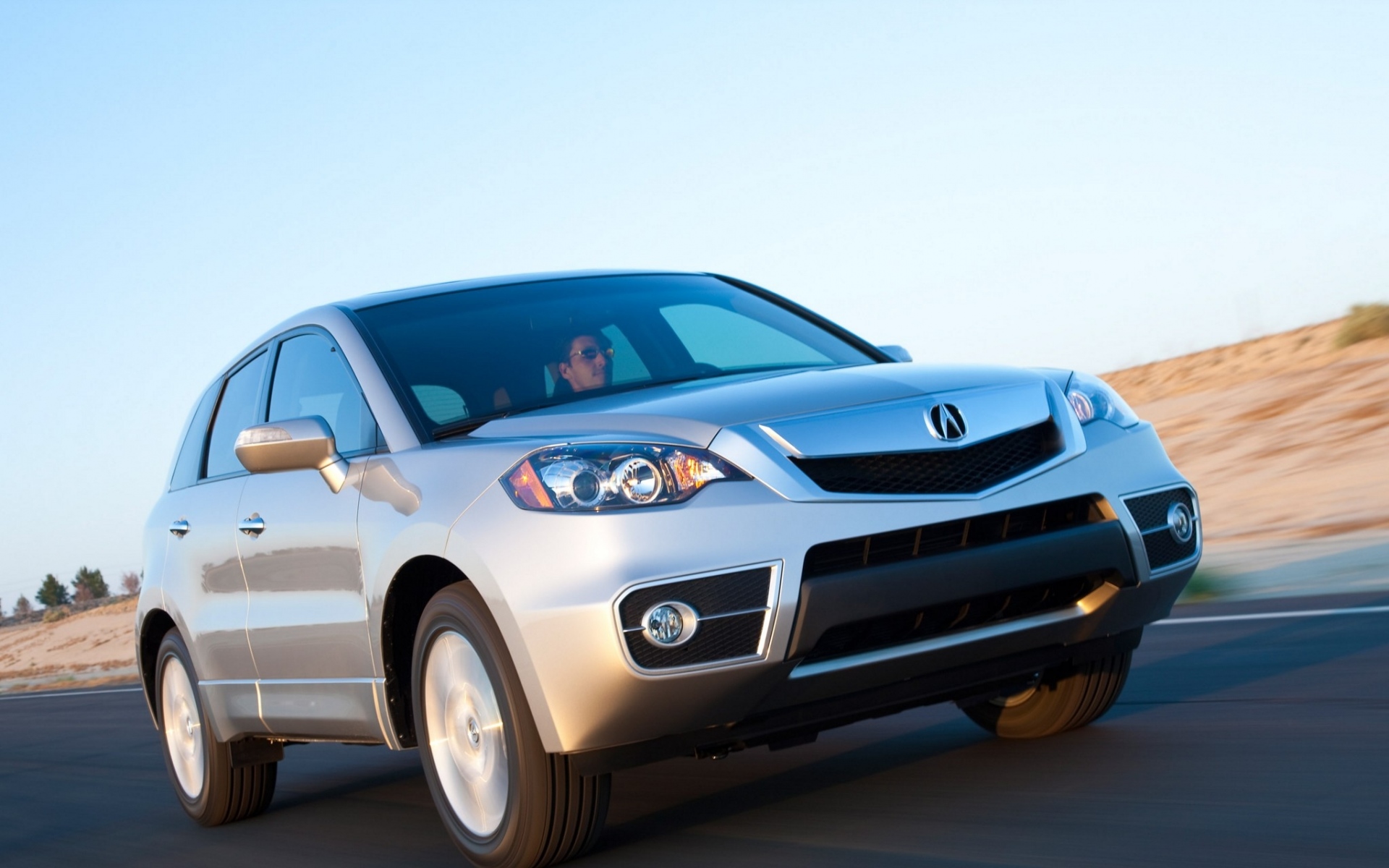 Картинки Acura, rdx, серебристый металлик, джип, вид спереди, автомобили, скорость, трек фото и обои на рабочий стол