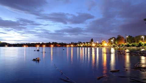 Море, побережье, город, пожары, свет, фрагменты
