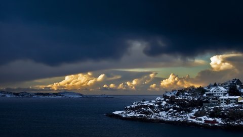 Побережье, скалы, дома, облака, море