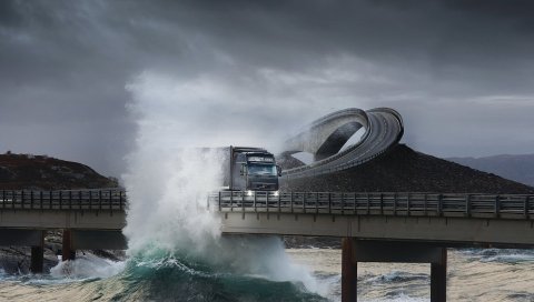 Дорога, мост, грузовик, брызги, море, буря