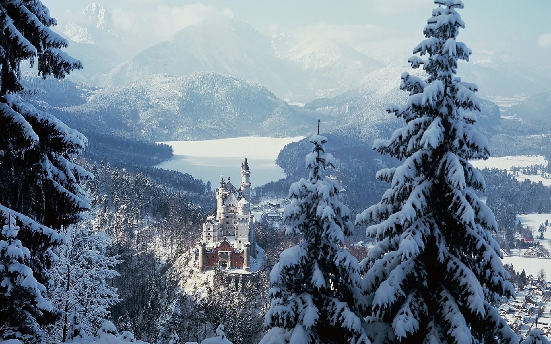 Картинки Замок, германия, лес, горы, одиночество фото и обои на рабочий стол