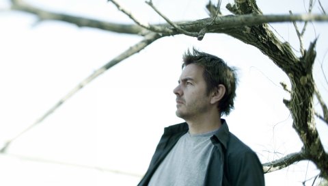 Laurent garnier, мужчина, дерево, взгляд, рубашка