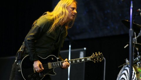 Jerry cantrell, волосы, гитара, игра, свет