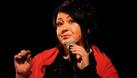 Ewa bem, девушка, микрофон, взгляд, свет