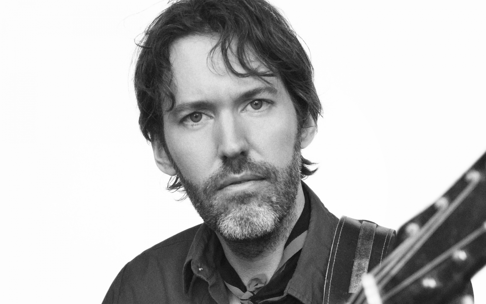 Картинки Dave rawlings, лицо, щетина, гитара, взгляд фото и обои на рабочий стол