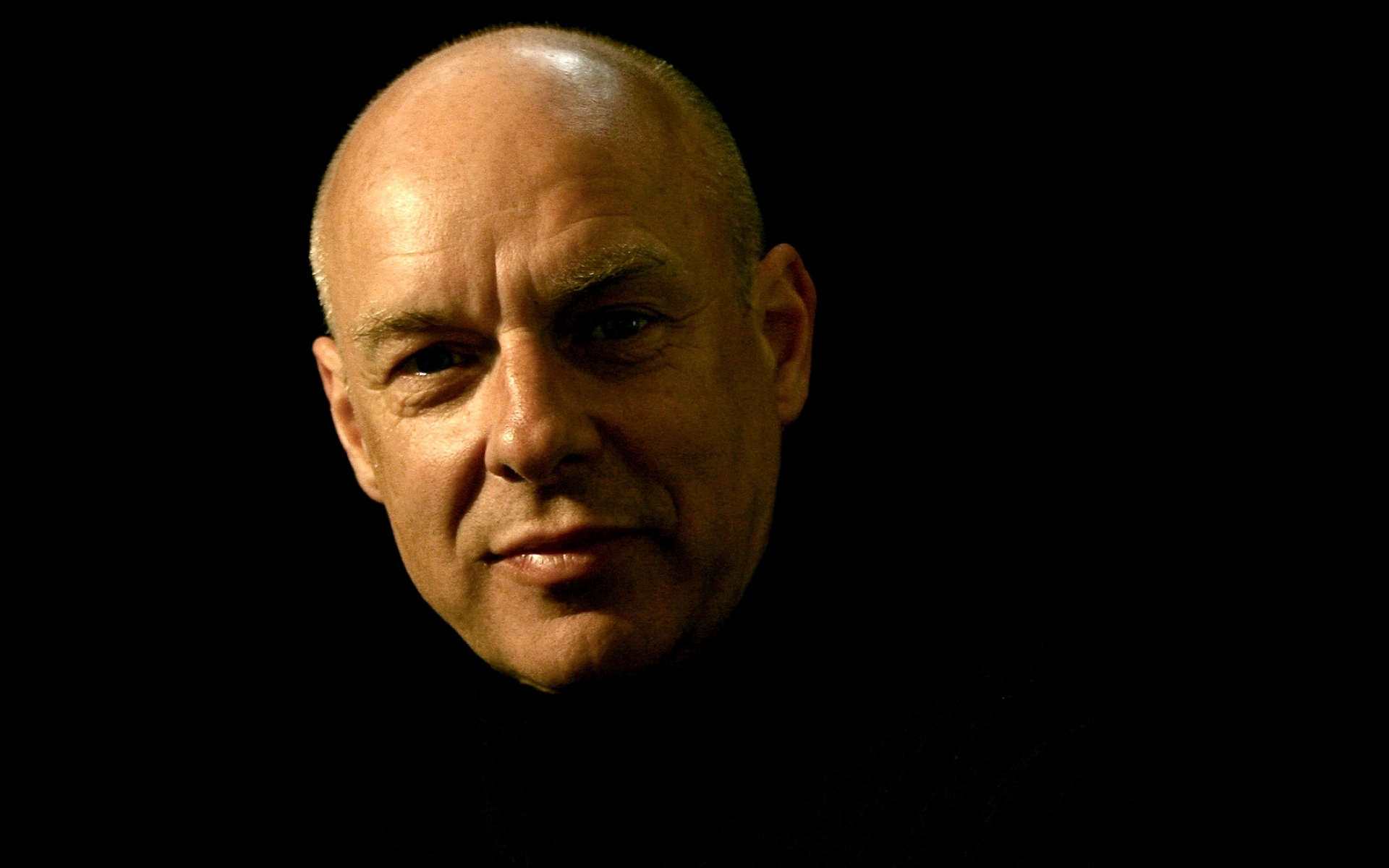 Картинки Brian eno, лысый, лицо, взгляд, свет фото и обои на рабочий стол