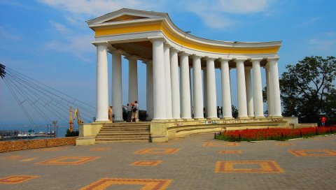Архитектура, лето, колоннада