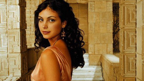 Morena baccarin, актриса, модель, брюнетка, лицо, взгляд, черный, лестница