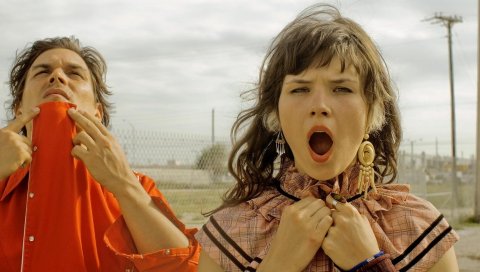 Do, band, girl, mouth, fence
