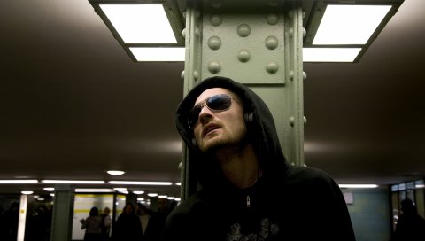 Paul kalkbrenner, очки, щетина, капюшон